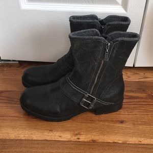 NWOT Clarks Gray leather motorcycle boots